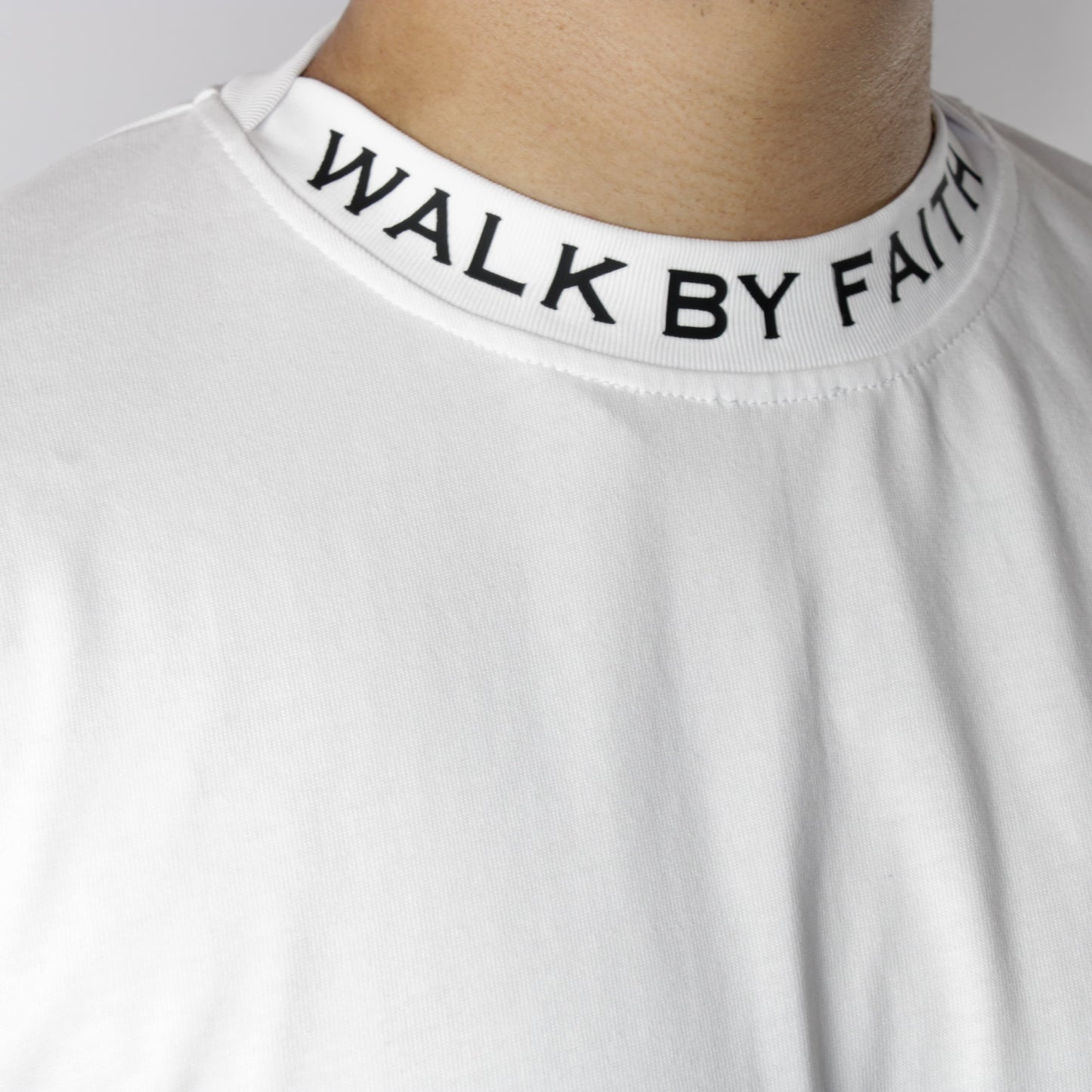 Camiseta Premium Caminar Con Fe
